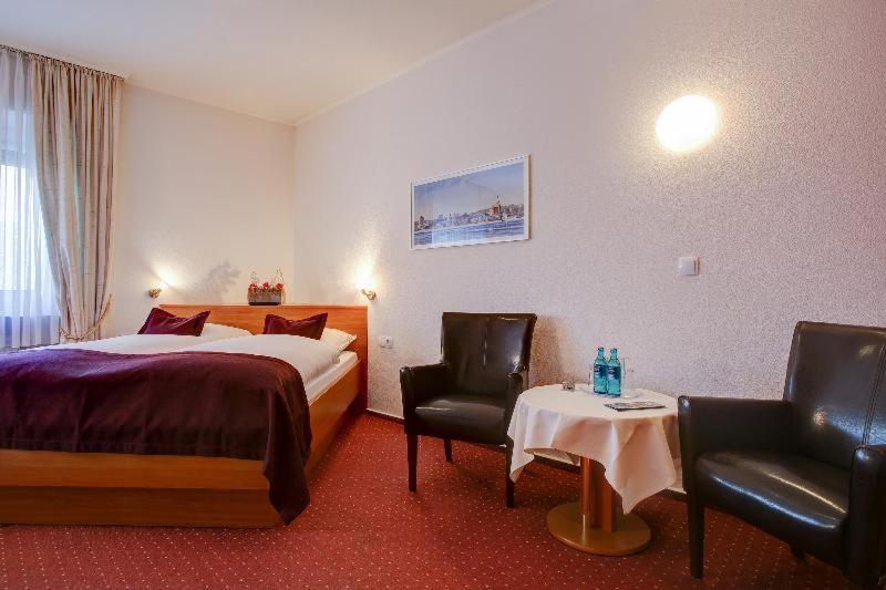 Ina Hotel Consul Kiel Habitación foto