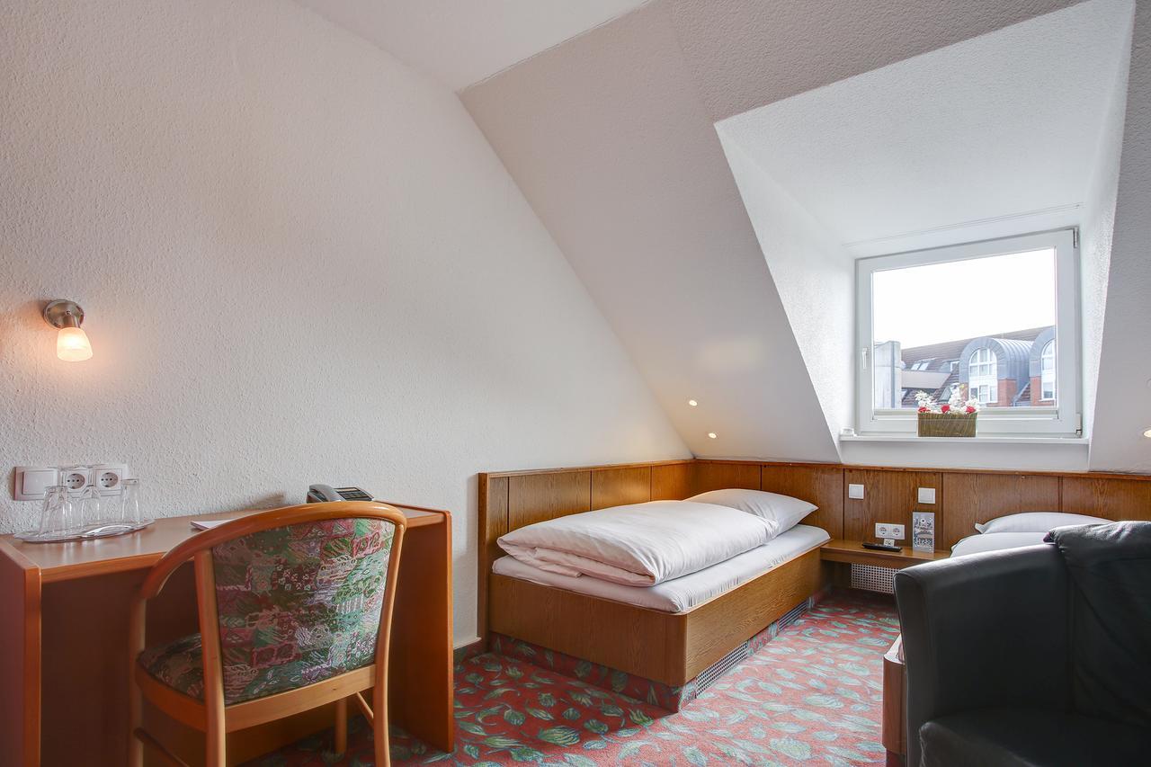 Ina Hotel Consul Kiel Exterior foto
